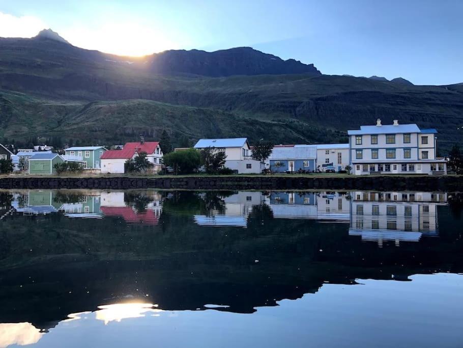 Appartement Nylenda à Seyðisfjörður Extérieur photo